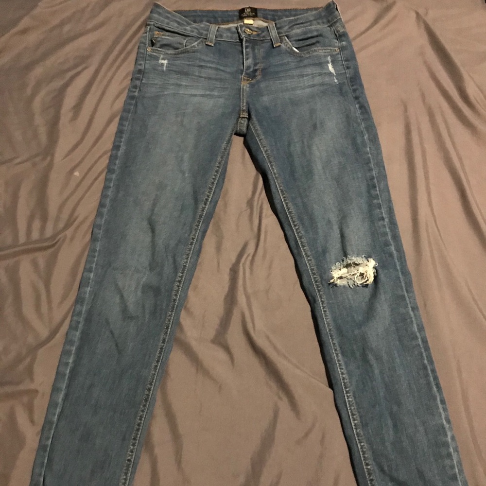 NEVER WORN DENIM SKINNY JEANS